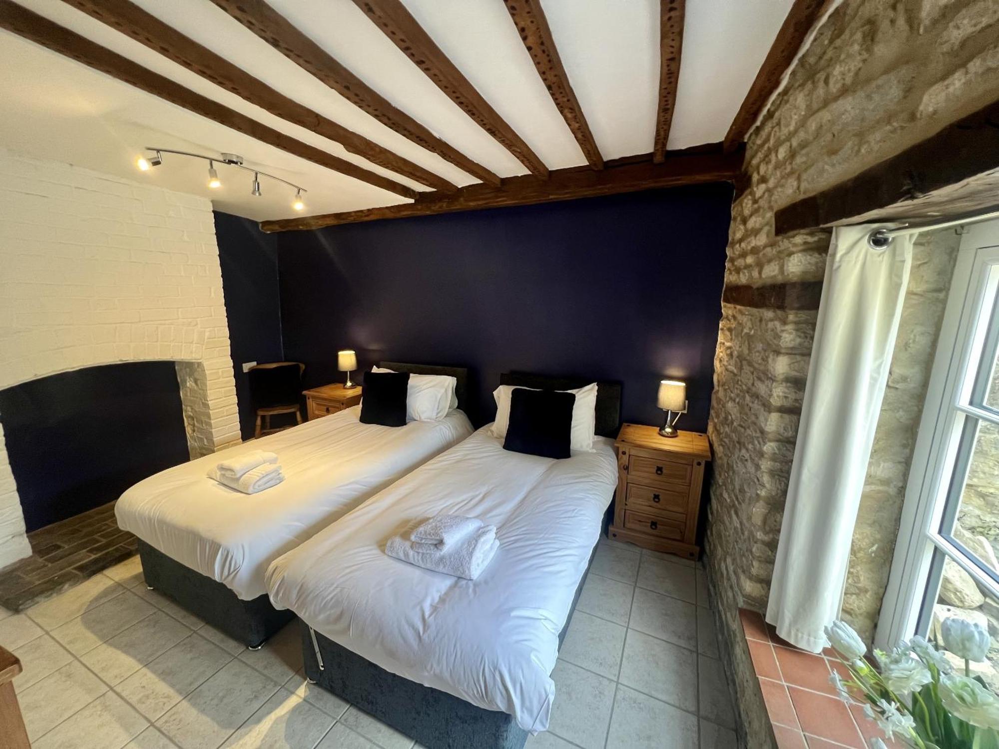 The Old Coach House Villa Witney Exteriör bild